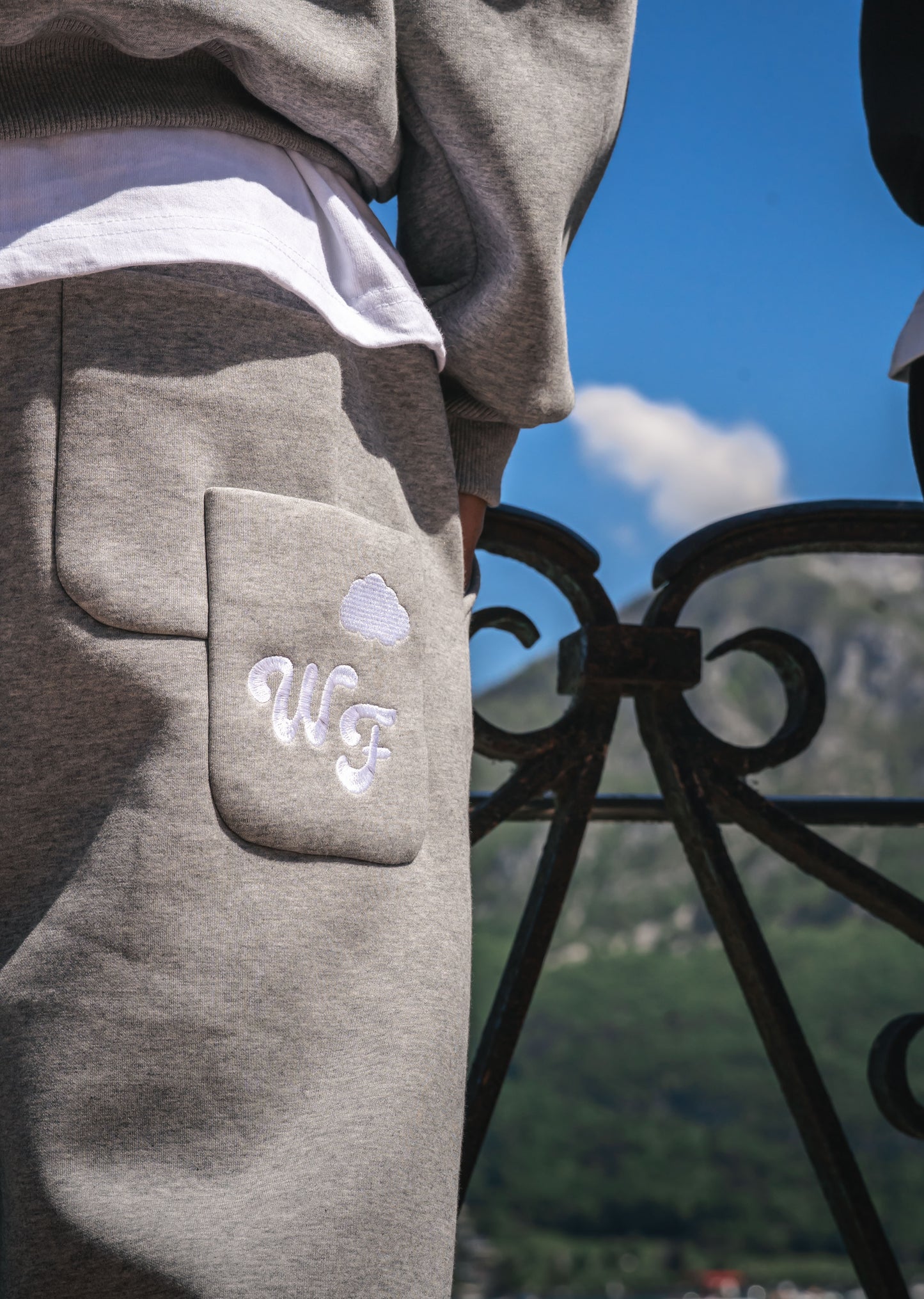 JOGGER GREY